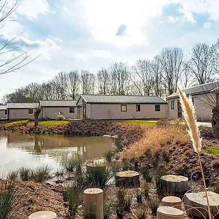فندق Tidy With Dishwasher, Near The River Maas