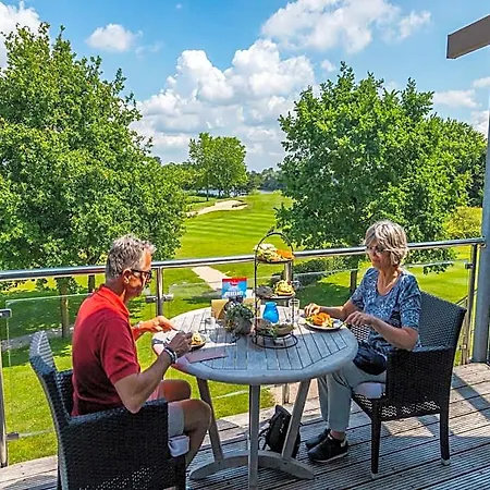 فندق Tidy With Dishwasher, Near The River Maas