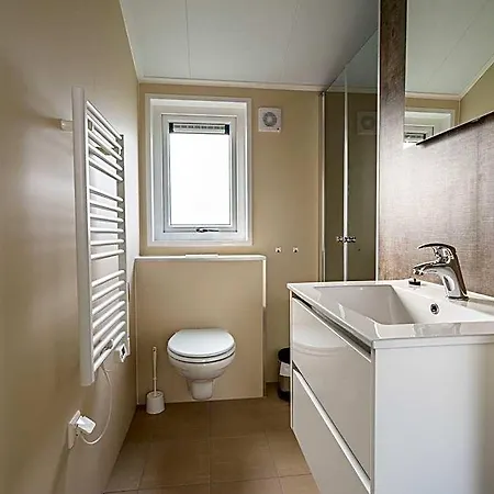 فندق Tidy With Dishwasher, Near The River Maas Kerkdriel