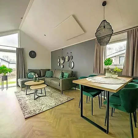 فندق Tidy With Dishwasher, Near The River Maas